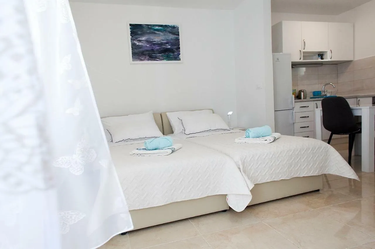 King'S Garden Studio Apartman