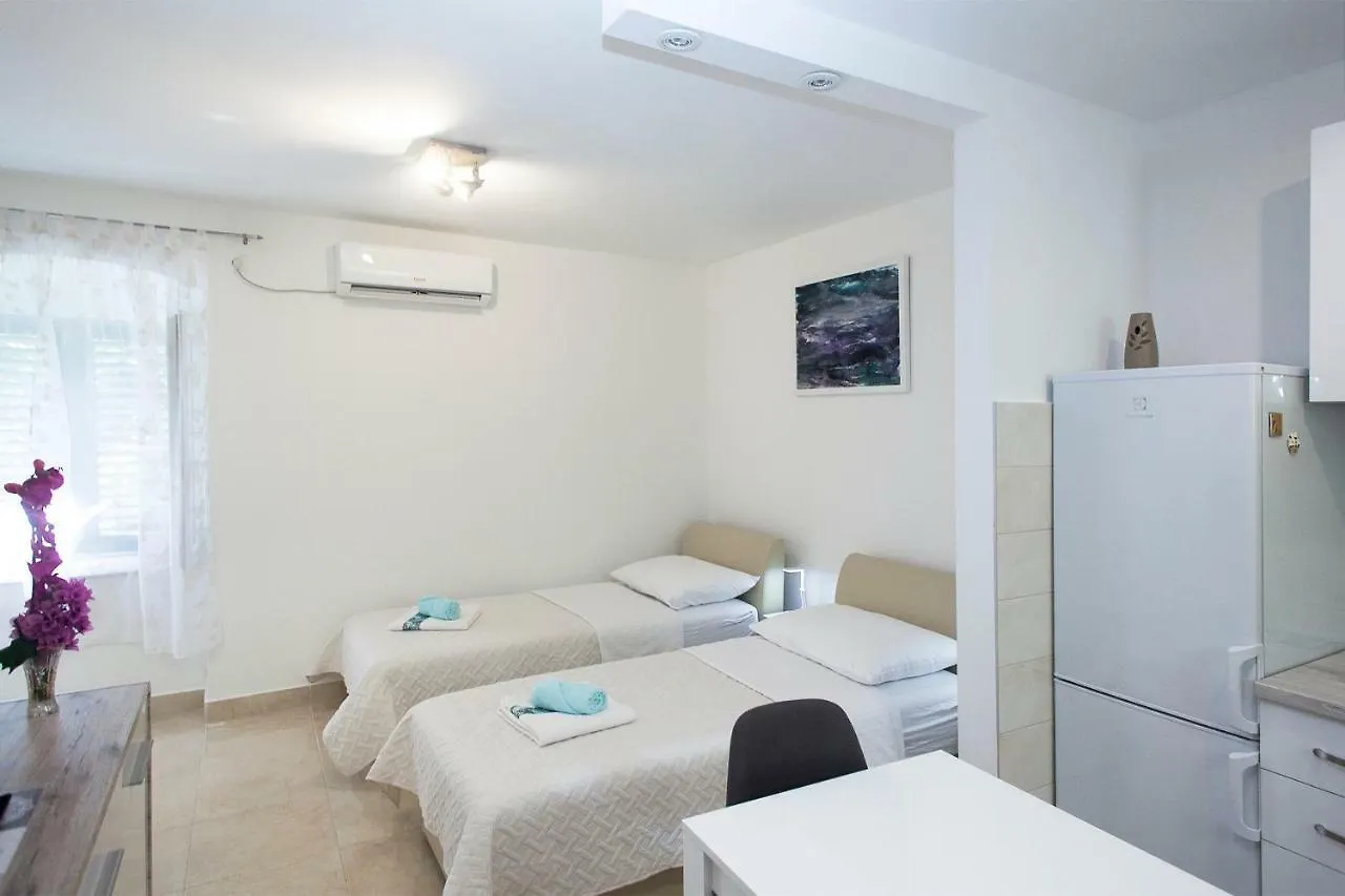 Apartman King'S Garden Studio
